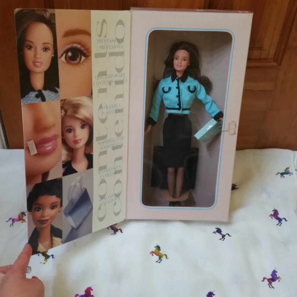 Avon Representative Barbie Exclusive 1998